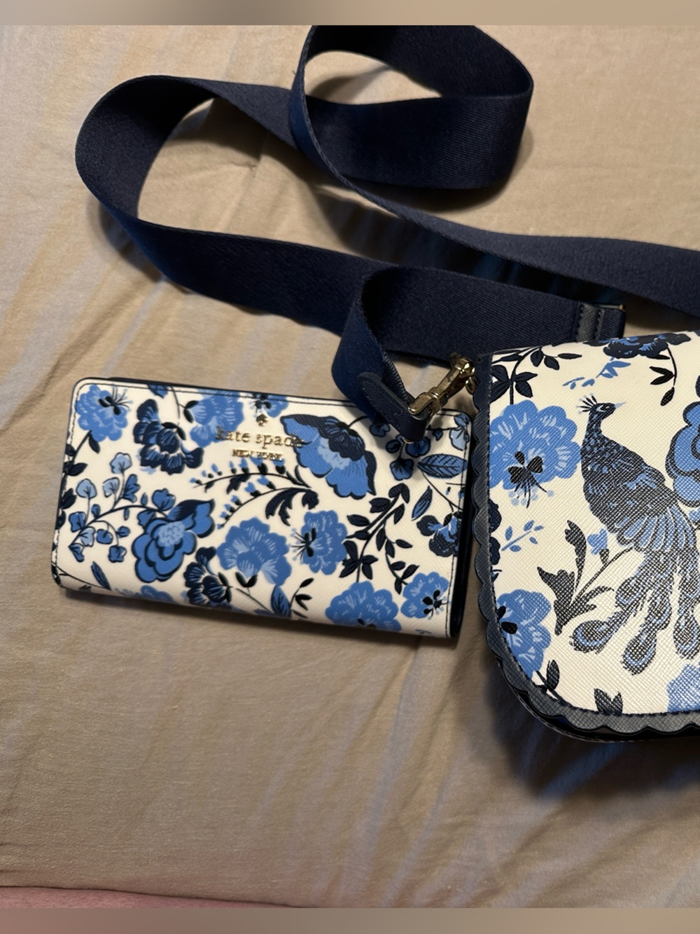 kate spade White and Blue Floral Wallet - Picture 2 of 9